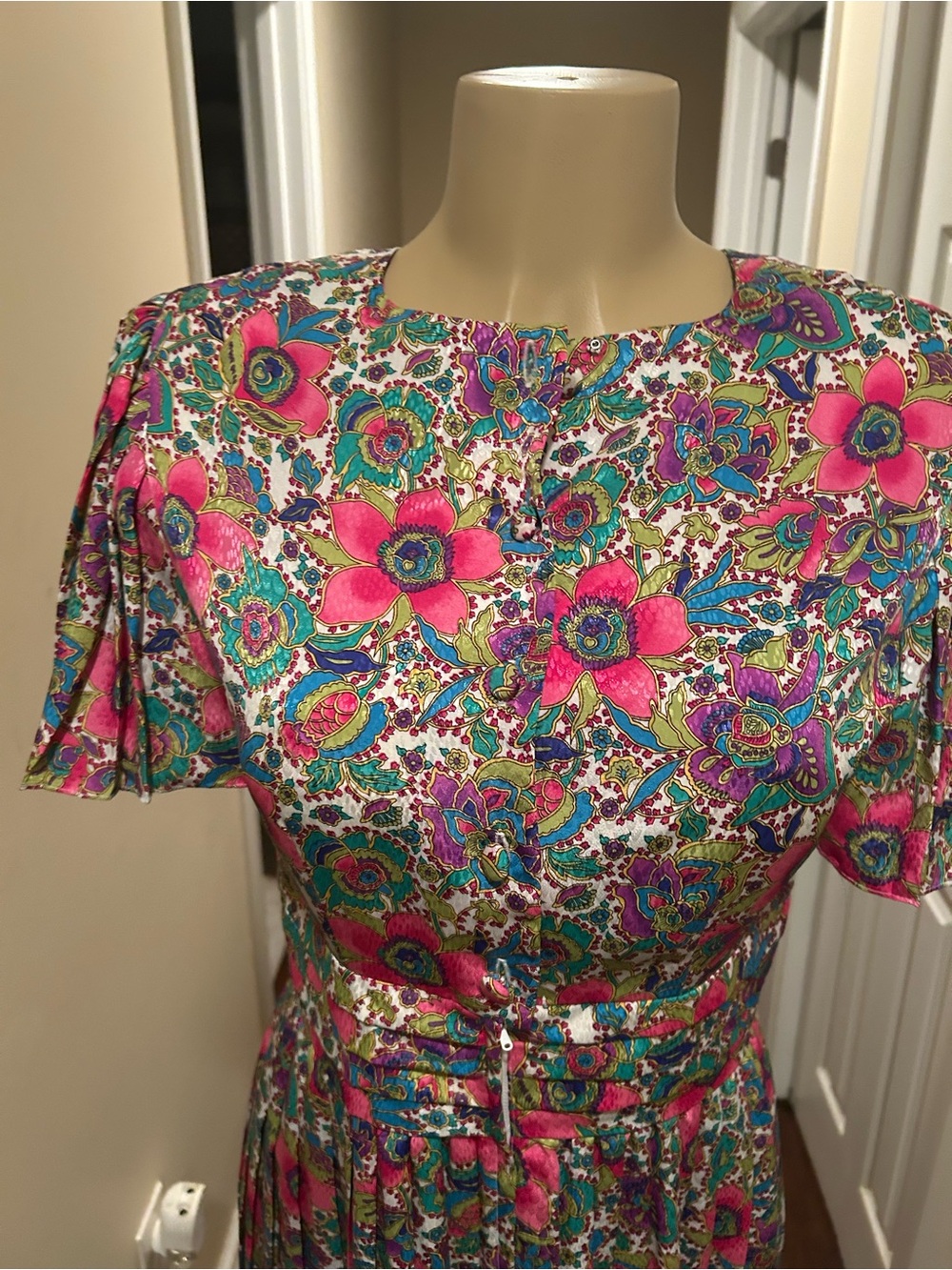 Vintage Floral Pink & Green Midi Dress with details